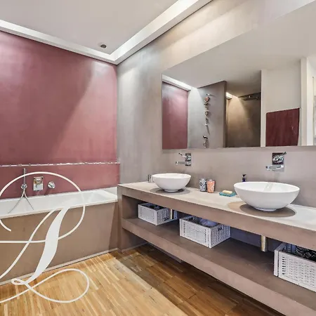 Philosophy, Luxury For 6 In Madeleine *